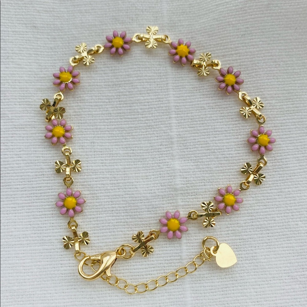 Daisy floral gold bracelet